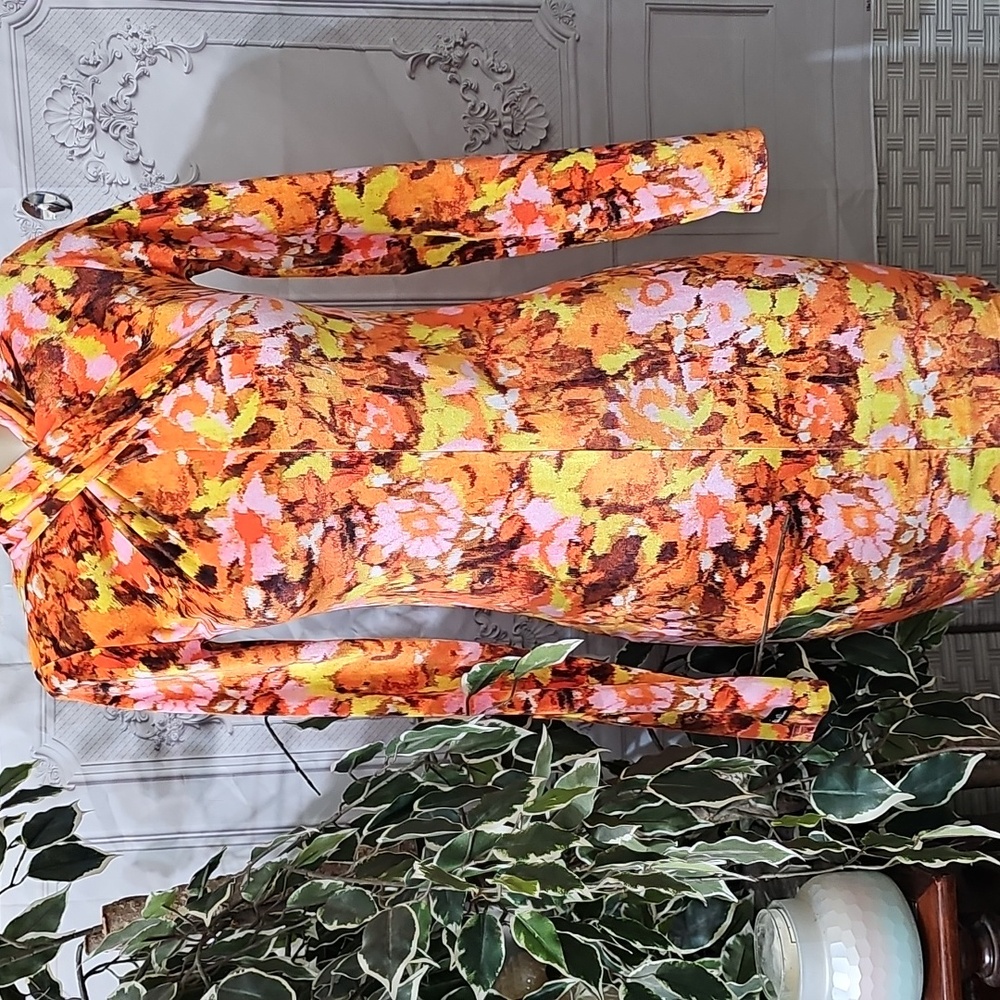 Richard Quinn NWT Orange Twisted Neck Dress With Stretchy Fabric 10